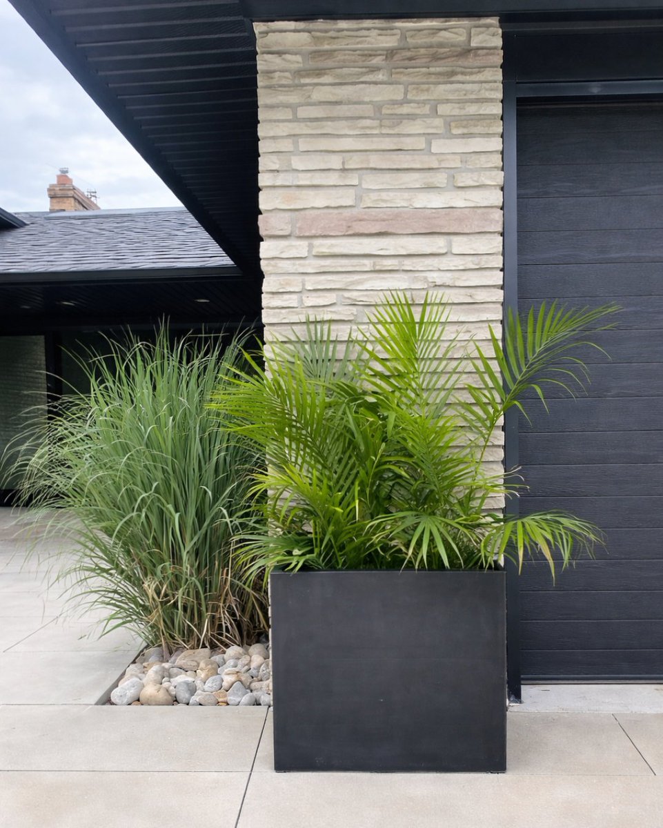 anthonyhandcast's tweet image. Ready for warmer weather? Same.

Thinking about spring?

Plan your 2026 landscape now; your future self will thank you.

Colour: Black
Texture: Smooth

#LandscapeDesign #ConcretePlanter