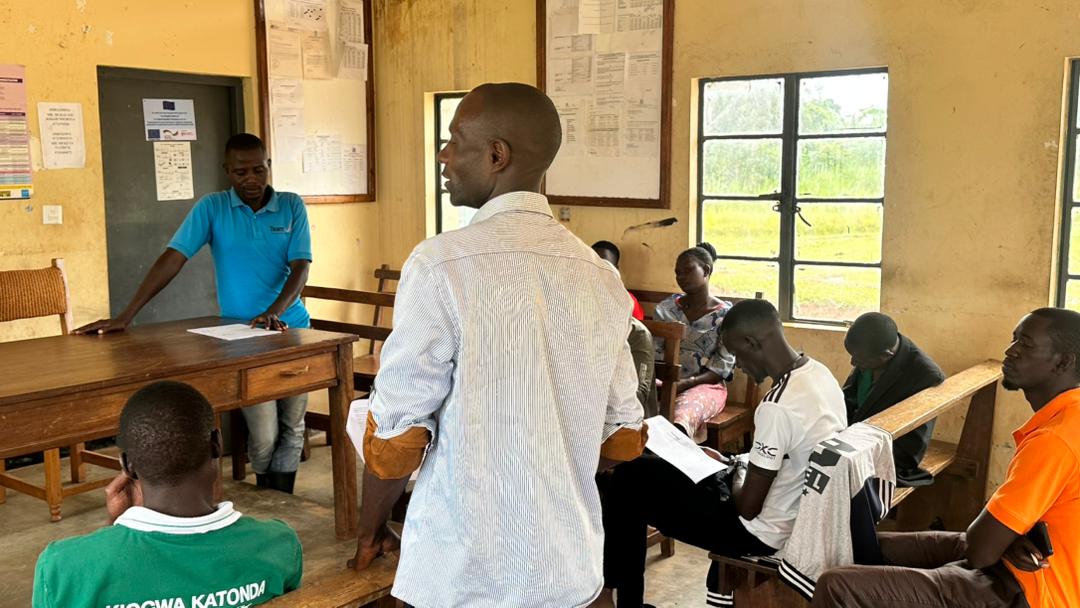 TUyouthnetwork's tweet photo. 🚀Our Youth Champions are indeed putting their best foot forward as they finalize issue briefs covering #WASH, #SRHR, & #Agriculture, for meaningful engagement with stakeholders. Thank you @TeamUpUG for availing toung people this opportunity to shape change in Mityana. #YouthCan https://t.co/RDXT10yZmh