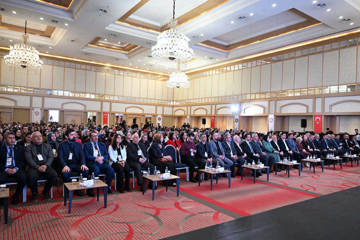 HAK-İŞ’TEN ANKARA'DA TÜRKİYE KADIN BULUŞMALARI

Genel Başkan Yardımcımız Emre Kocaman, Konfederasyonumuz HAK-İŞ tarafından 50. yıl etkinlikleri kapsamında gerçekleştirilen “Türkiye Kadın Buluşmaları”nın sekizincisi olan Ankara programına katıldı.

⬇
ozsaglikis.org/2026/02/18/hak…