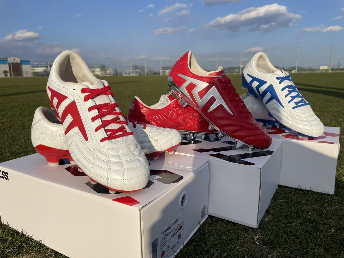 t_daichi5's tweet photo. New boots🔥🔥🔥

TLSSのスパイクは種類もカラーも豊富❤️💙🤍🖤
自分の足に合う最高の1足が見つかるはず！

アパレルやトレーニングウェアの質もよくカッコいいので、@TLSS_JP  のプロフィールも覗いてみてね👀

#TLSS https://t.co/MOEchgO0Kb