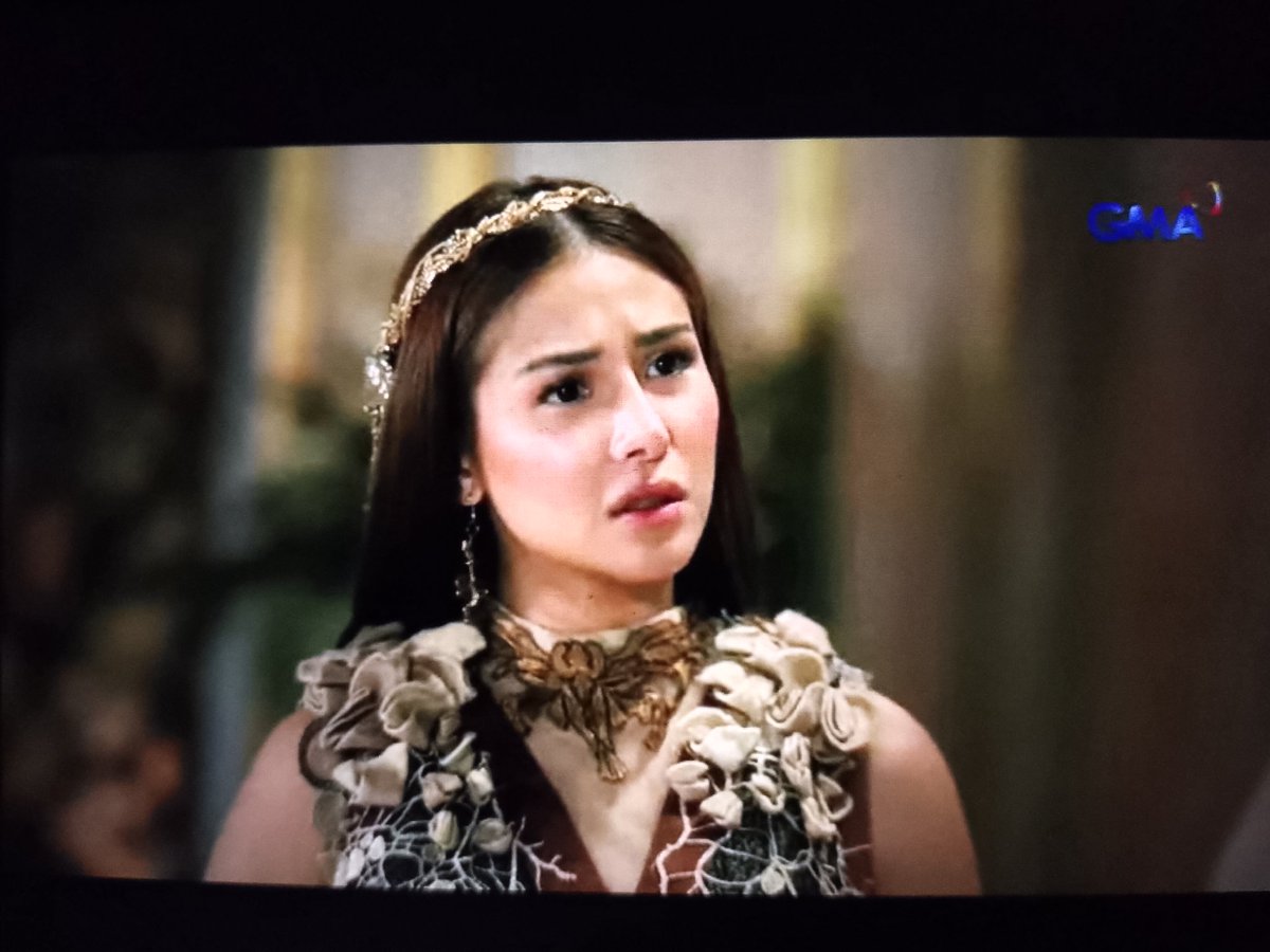 SanyaWarriors's tweet photo. Maging si Danaya ay nagtataka na din kng bakit wla ang mga retre para sunduin si Terra.. 

#SanggreTumitindingGalit
#SanyaLopez | @sanya_lopez https://t.co/SgLYW5WMed