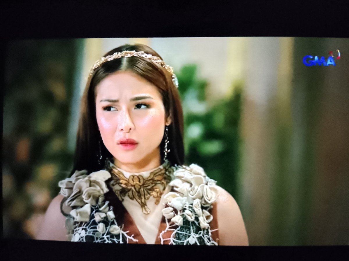 SanyaWarriors's tweet photo. Maging si Danaya ay nagtataka na din kng bakit wla ang mga retre para sunduin si Terra.. 

#SanggreTumitindingGalit
#SanyaLopez | @sanya_lopez https://t.co/SgLYW5WMed