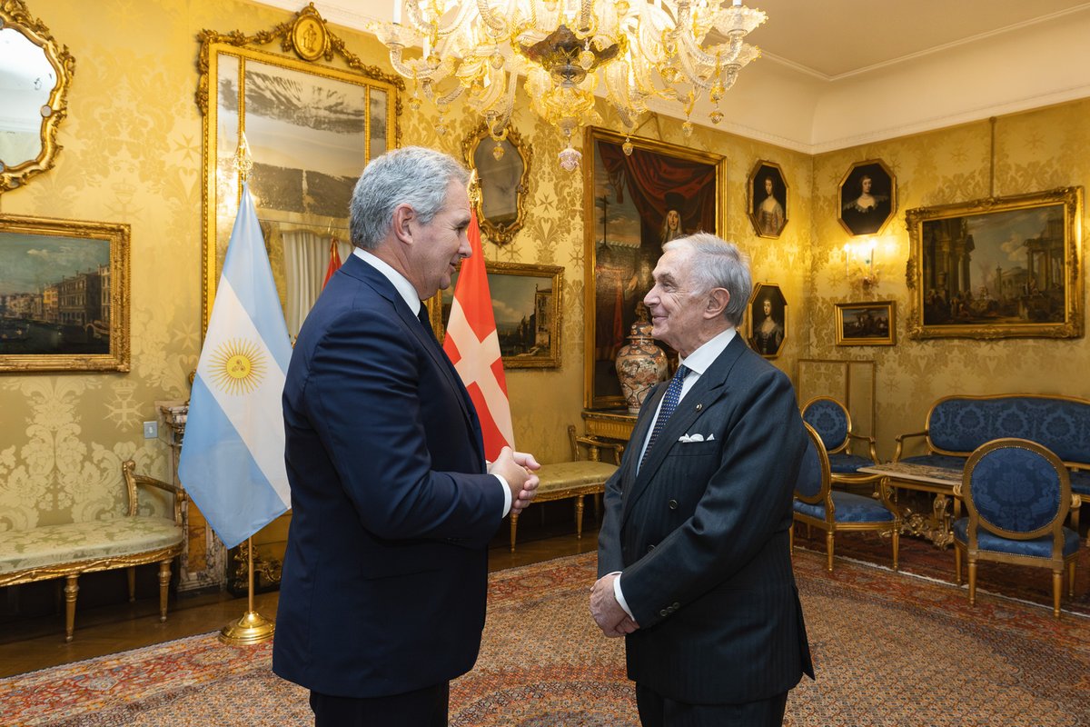 El canciller, se reunió con Ricardo parternó di Montecupo, Gran Canciller de la Soberna y Miliar Orden de Malta con quien repaso la histórica relación bilateral.