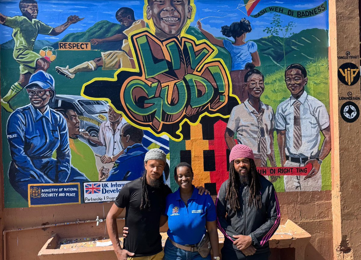 YanqueYip's tweet photo. I am grateful @revel_don and the team @mnsgovjm for trusting us to create this mural. Thank you @UKinCaribbean for being apart of the initiative. The Haile Selassie High team treated us like guests at a 6 star hotel. 
#YanqueYipART #Mural #Designer #Painting #Muralist https://t.co/4Jfph1iu9F