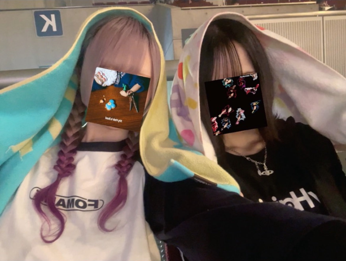 まな tweet media
