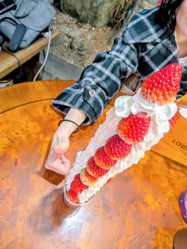 川越来たらみんな食べる有名スイーツ

甘味よろず  川越