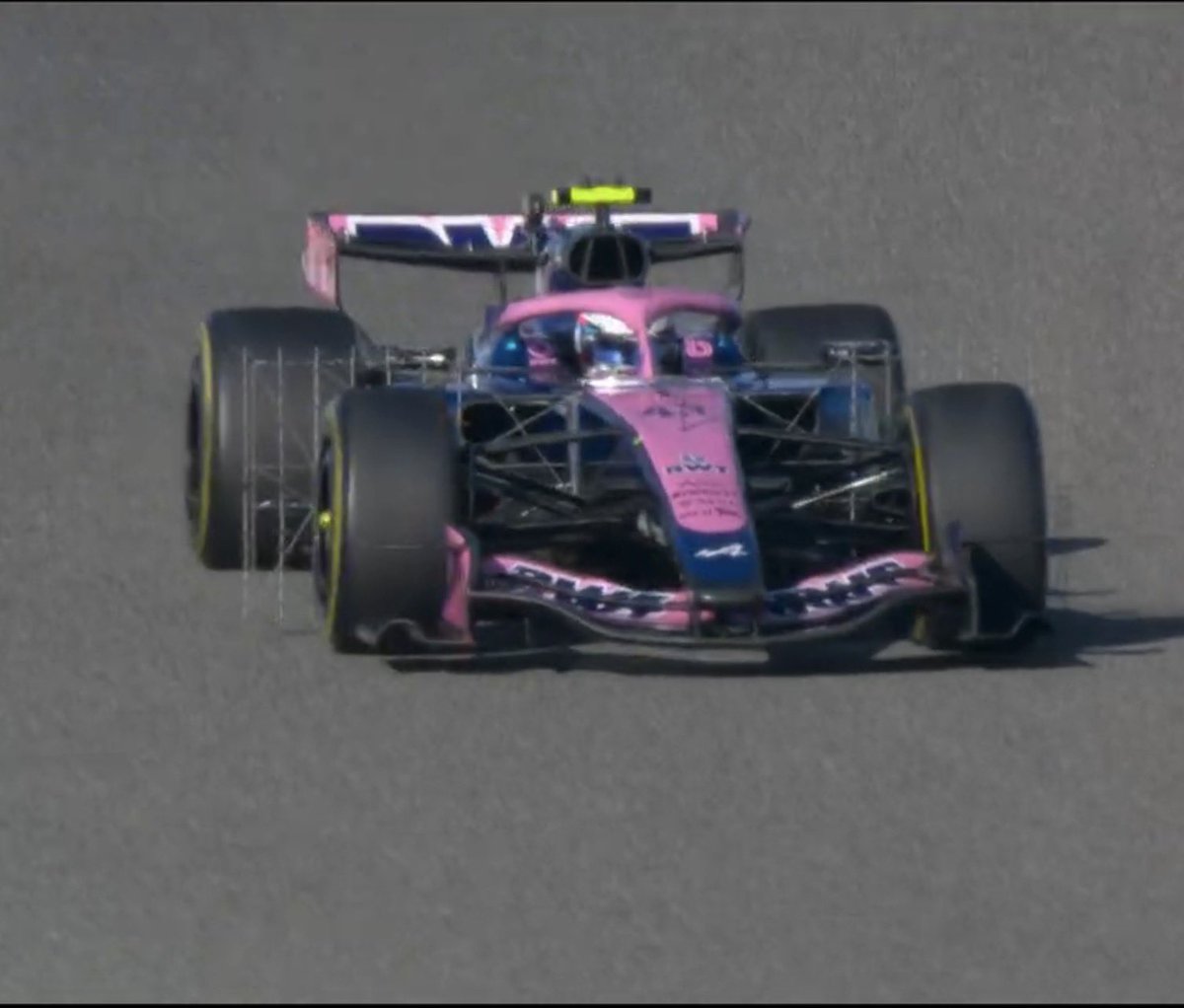 robertofunoat's tweet photo. Anche Alpine fa acquisizione dati attraverso gli aero rake #F1 #Bahrain #Test2 #Day1 #AeroRake https://t.co/dqmi20zR4h