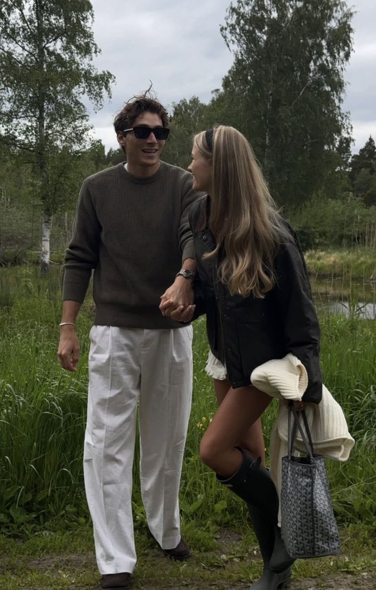 loveucouple's tweet photo. https://t.co/Y5xH9jHm8t