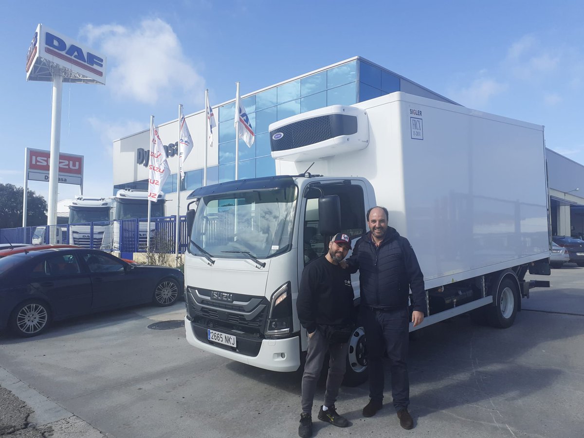 dyscasa's tweet photo. 🚛✨ Nueva entrega realizada ✨🚛

Hoy hacemos entrega de un Isuzu M30 a su nuevo propietario. Un vehículo versátil, robusto y preparado para rendir al máximo en el día a día.
Gracias por confiar en nosotros para acompañarte en esta nueva etapa. 
¡Que vengan muchos km de éxito!💪 https://t.co/ehDeoIgWdE