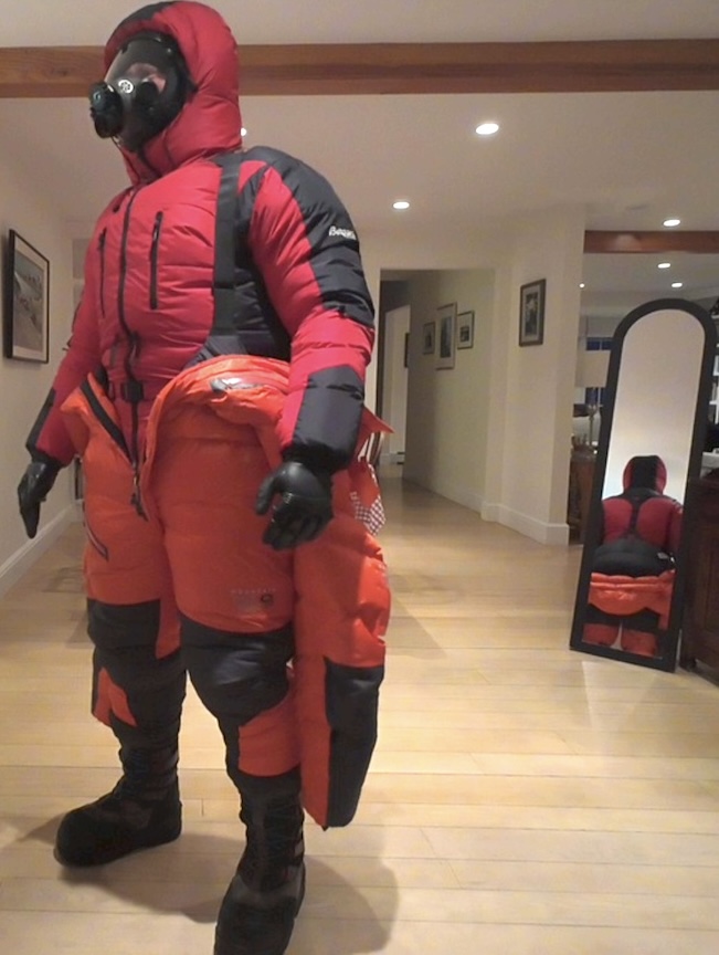 Sneusuit tweet media