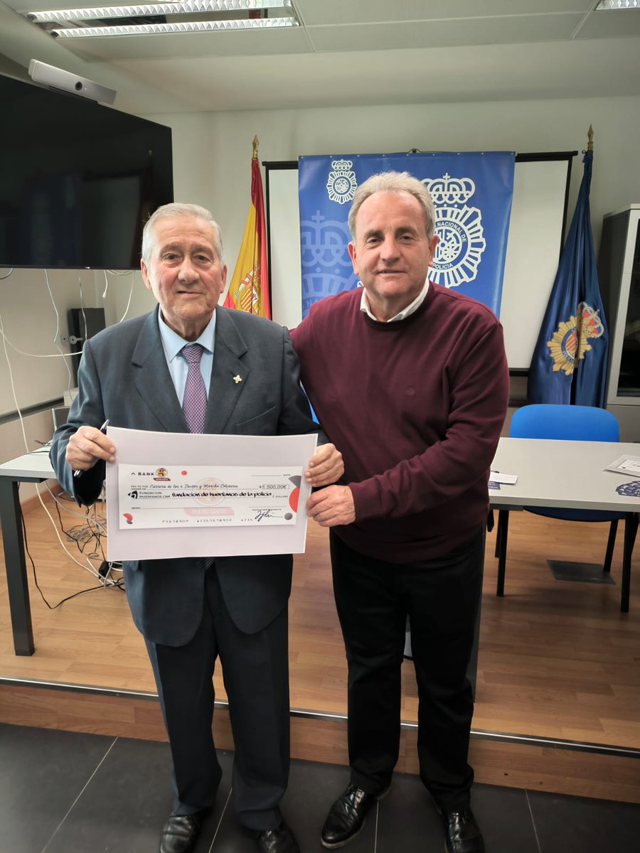 🏃‍♂️💙 Ayer se entregó en las dependencias de la <a href="/policia/">Policía Nacional</a> de Cartagena los donativos de la VI Carrera Cuatro Santos. Entre las entidades beneficiarias estaba esta Fundación Huérfanos CNP. 👏 Gracias a corredores, colaboradores y patrocinadores por apoyar esta causa solidaria.