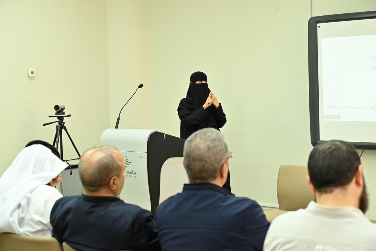 كلية العلوم tweet media