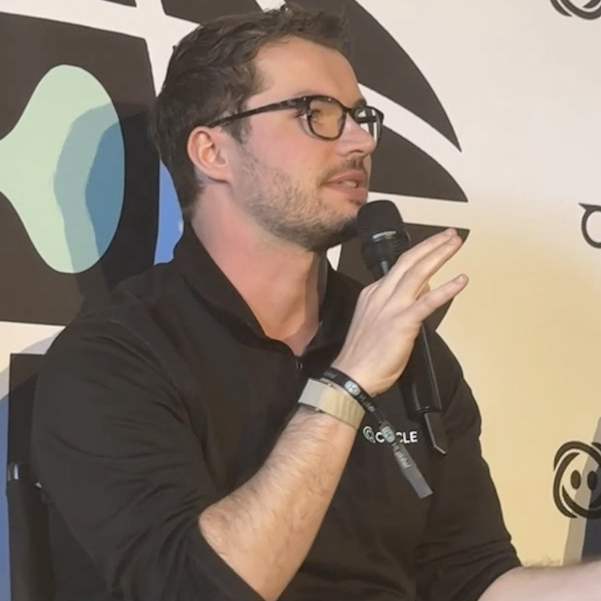 Building with @Circle is about establishing the trust layer for the digital economy.

Great time at Hypefest with <a href="/HLglobal_/">HL Global</a> discussing how USDC and CCTP provide the infrastructure and transparency institutions require.