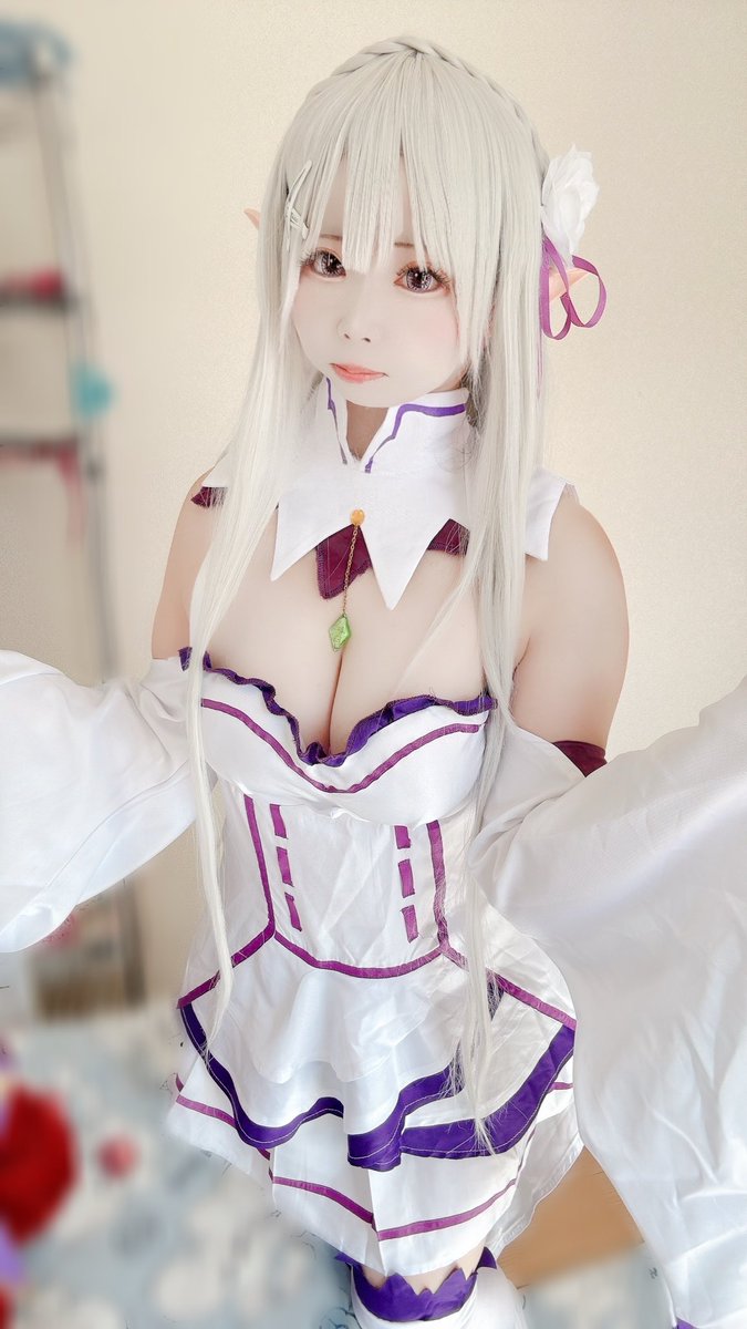 love122y1's tweet photo. 💜✨❄️* ゚

#フォロワー1万以下の神コスプレイヤー発掘したい
#フォローしてもらえたらうれしいキュン 
#推してください 
#推し不在さんおいで
#コスプレイヤーさんと繫がりたい
#カメラマンさんと繫がりたい
#フォロバ100変な垢以外 
#Cosplay #cosplayer
#リゼロコスプレ https://t.co/b83kf3gYyQ