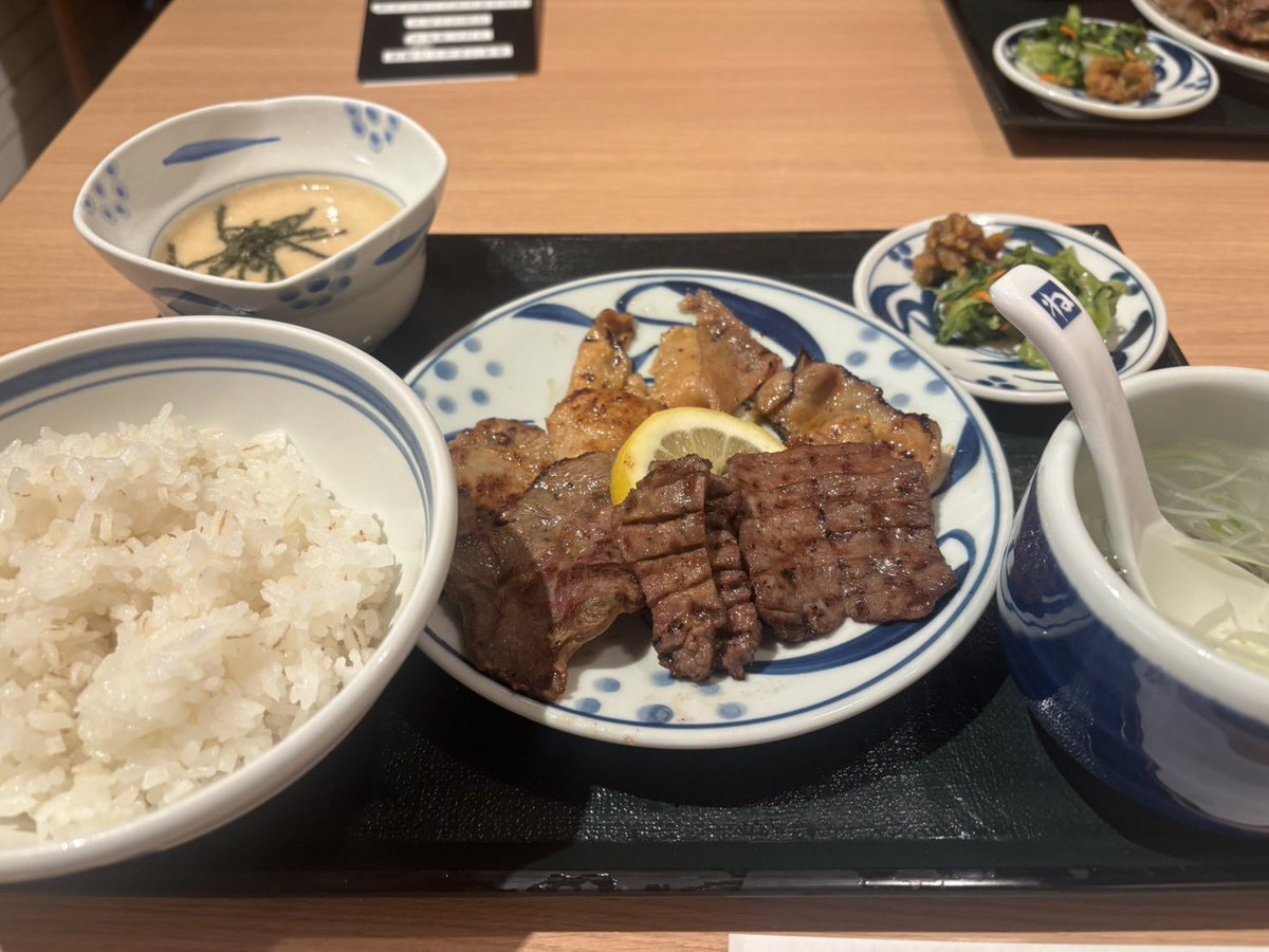 依頼を無事受けてもらえた🫘

どんな感じになるか楽しみだ🍛

#社会人バンド
