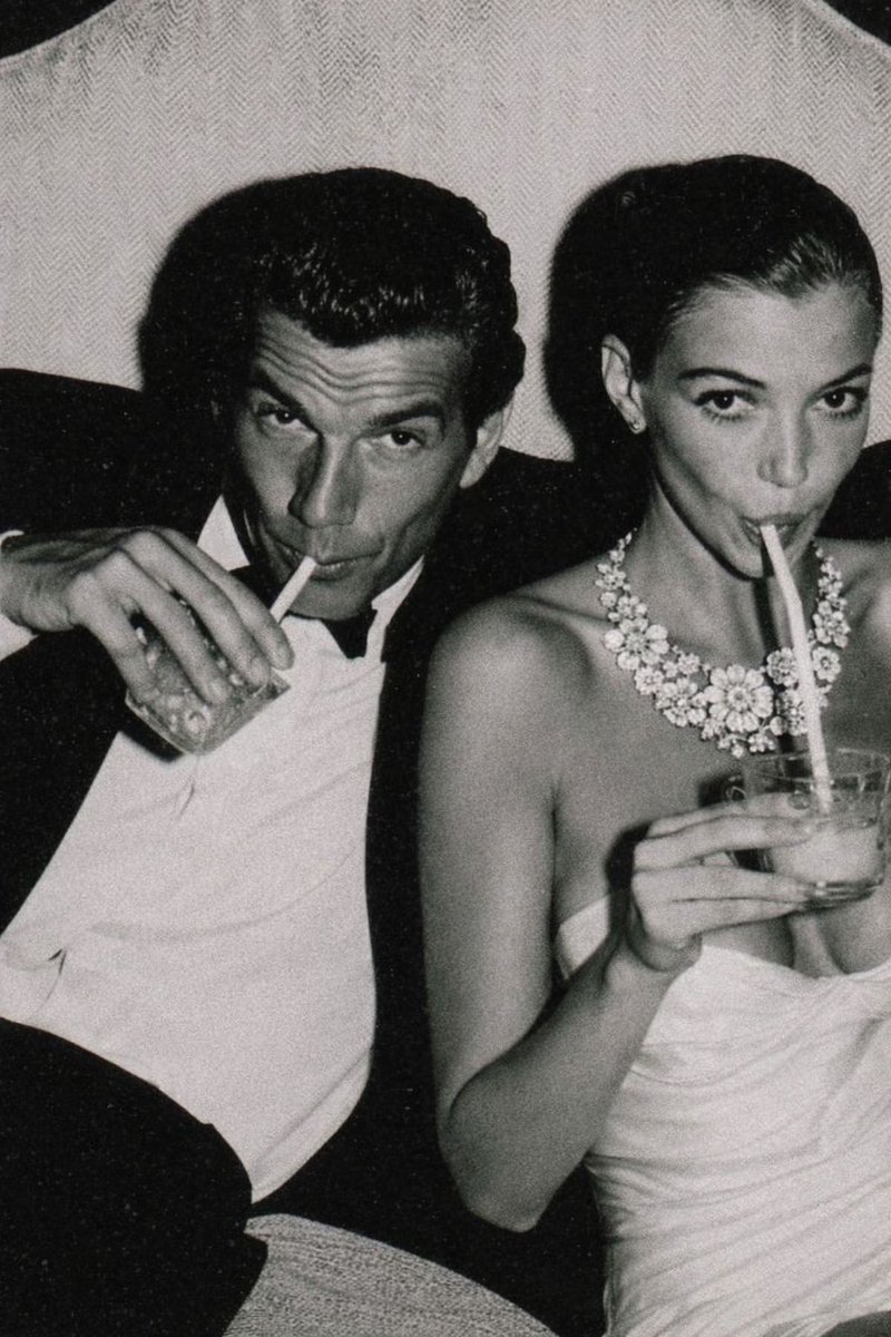 Crafted by hand, inspired by heritage.
Because true luxury lives in the details. 🤍

El işçiliğiyle, mirastan ilham alınarak üretildi.
Çünkü gerçek lüks detaylarda gizlidir. 🤍

#RobertoBravo