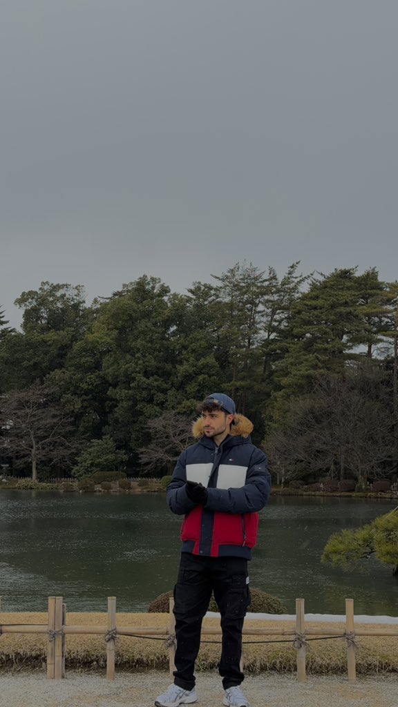 Whore-ge tweet media