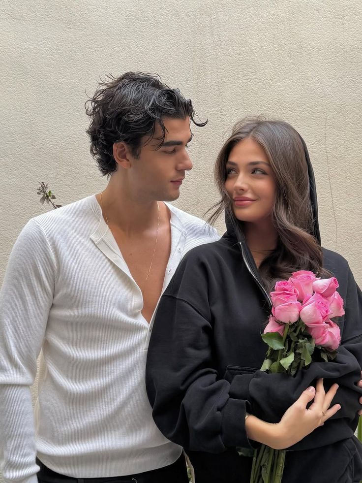 imagining the selfie taken from ymil's phone and esther's (kunyari gabi na to ha) #JonaxxTTVEKab23