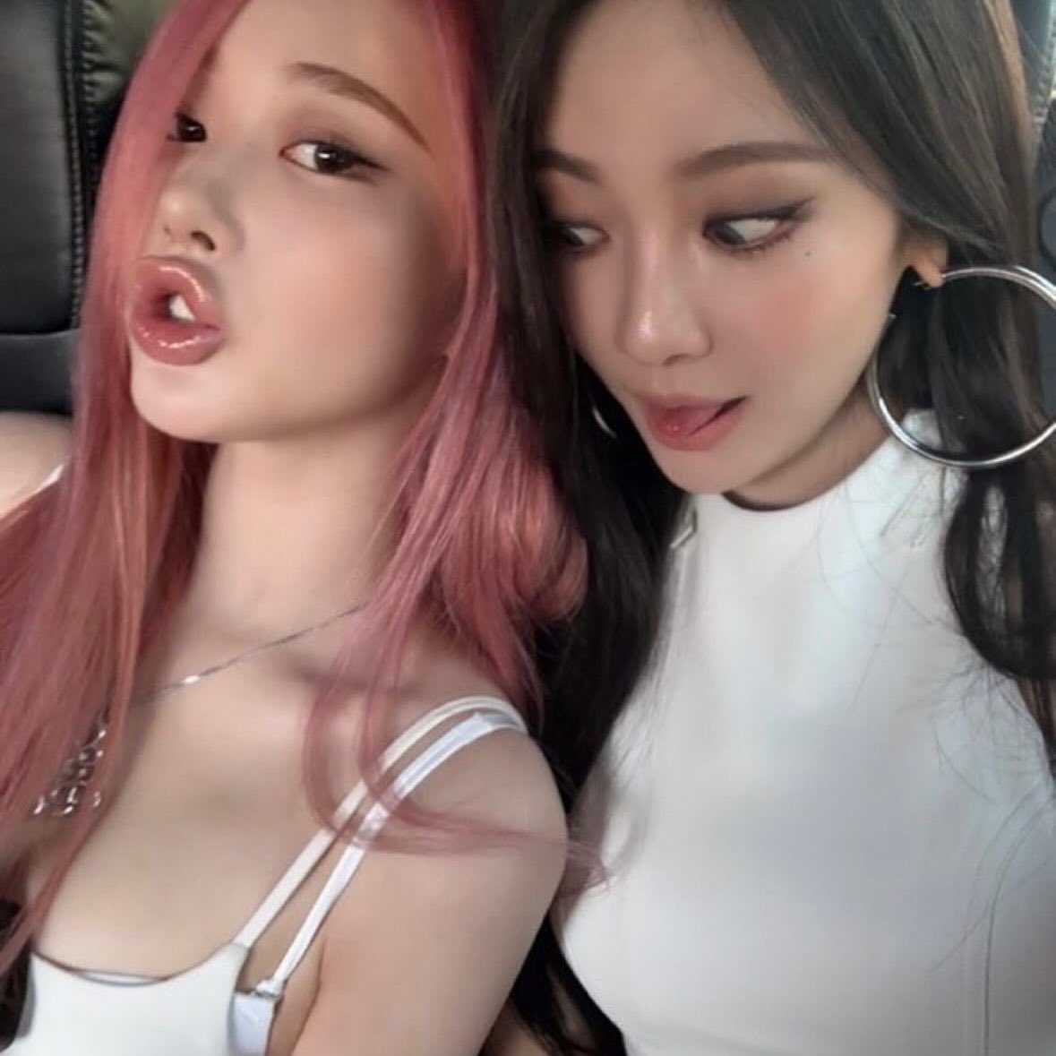 cxndxling's tweet photo. 닝♥젤 https://t.co/f2DQ5tNvmK