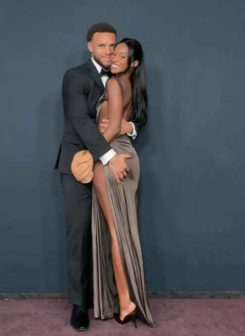 A J i B O Y tweet media