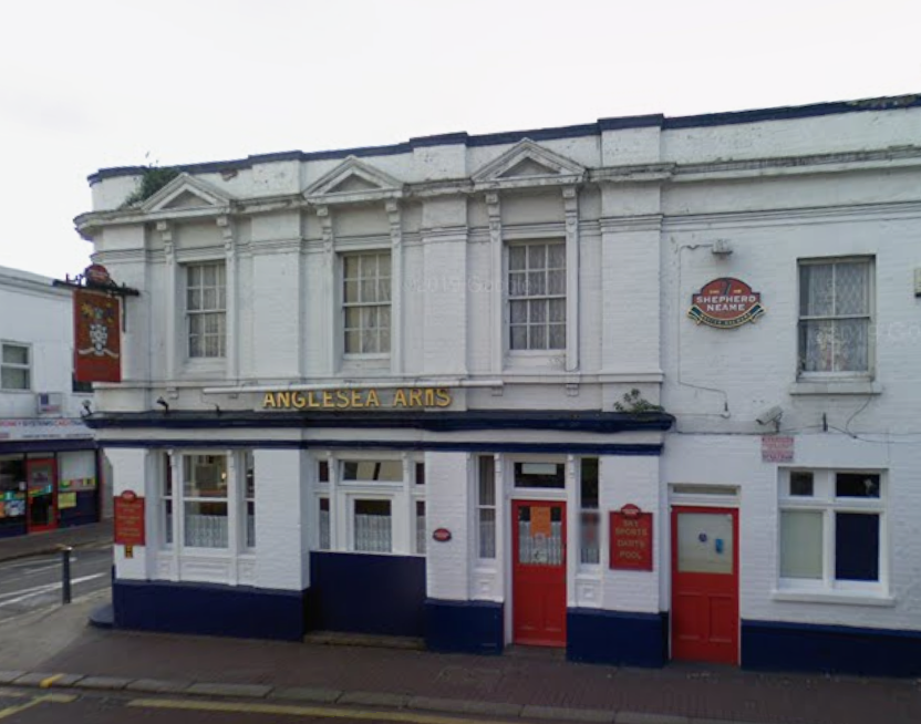 SAVEtoReuse's tweet photo. 🍻SAVE has written to Greenwich Council to ask them to halt the total demolition of the locally-listed, 184 year-old Anglesea Arms pub. A Developer has submitted plans to build 7 flats. 

You can object here➡️https://t.co/XpVCqDthKY https://t.co/ZKUv5jmQhF