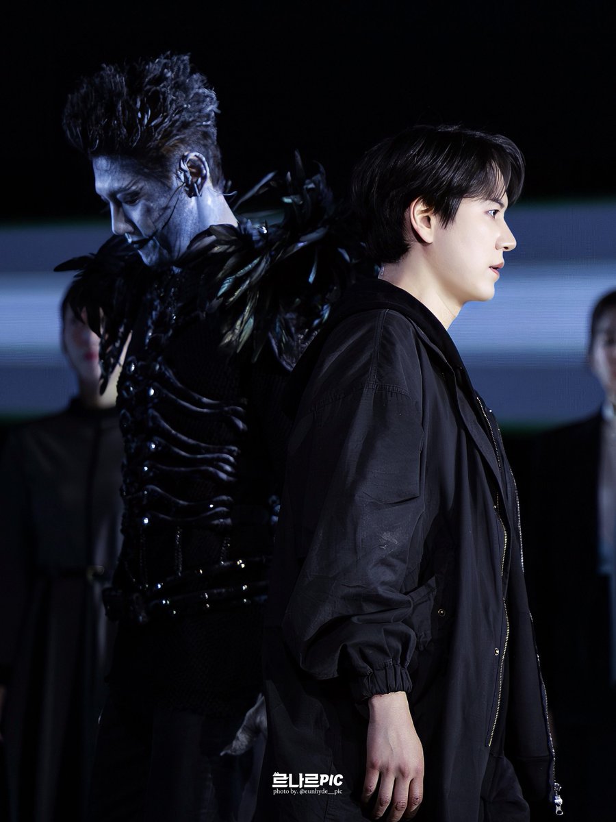 260218 데스노트 커튼콜데이 낮공 

(자신만의) 정의만 보고 가는 라이토

야가미 라이토 #규현 배우님
류크 #양승리 배우님