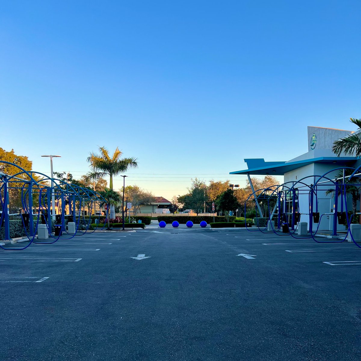 Rising Tide Car Wash tweet media