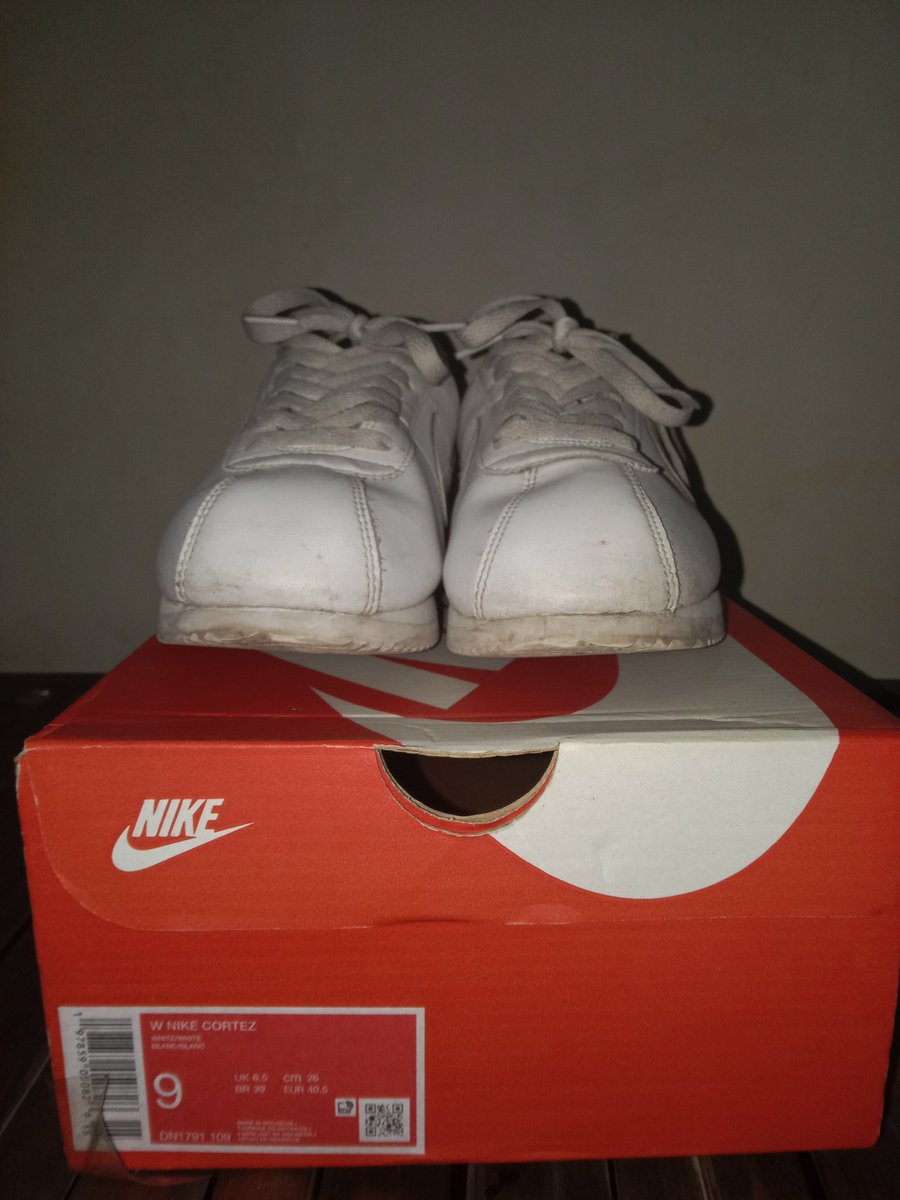 puoseng's tweet photo. WTS lagi BU Nike Cortez size 40.5
beli di foot locker 600k
minus pemakaian dan belum cuci aja,masih ada dus nya.
no COD,langsung ambil ke rumah daerah Manyar,Surabaya.
kalo ada yang perlu di tanyakan bisa langsung DM

#wts #zonauang #surabaya

price: 380k https://t.co/3z2cLY3C9f