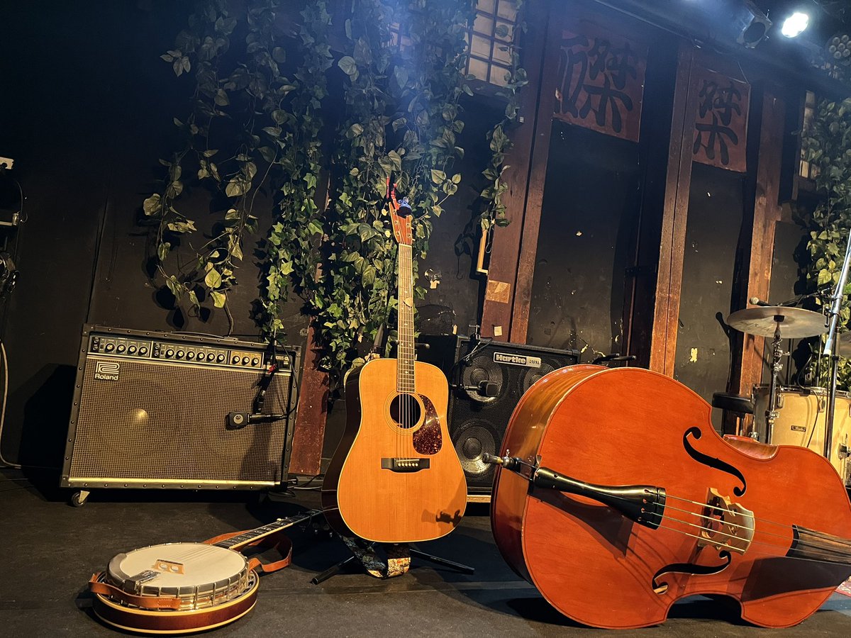 本日はテトラポット
磔磔に出演してきました
夢にまで見た舞台
時間は一瞬でございました
燃え尽きたかなと思いきや
次の目標が沸々と湧いてきております

今よりもっとデカくなってまた
帰ってこれるよう精進してまいります

磔磔スタッフの皆様
ご来場いただきました皆様
有難うございました