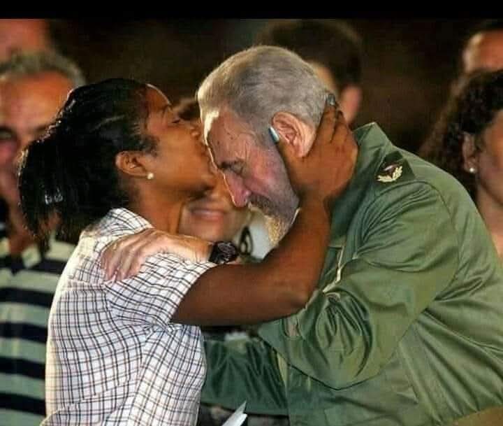 Él les dio vida y ellos vivieron para todos. Felicidades a todos los instructores de arte en su día. #Camagüey los contempla con orgullo.