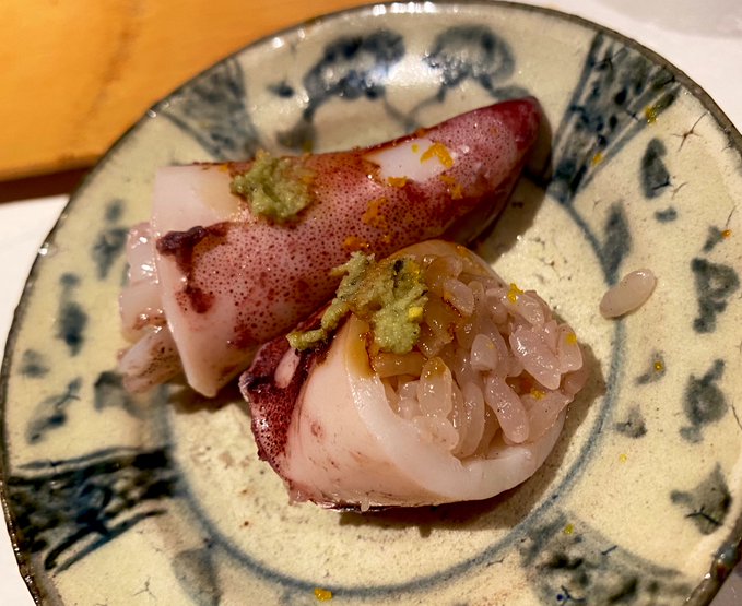 イカ飯寿司
マグロ
かんぴょーーーーーーーー
せとかといちご

うまみみみみみみみみみみみみみみみみみ

イカは60℃以下で調理しておるからとろける柔らかさ…♡ 