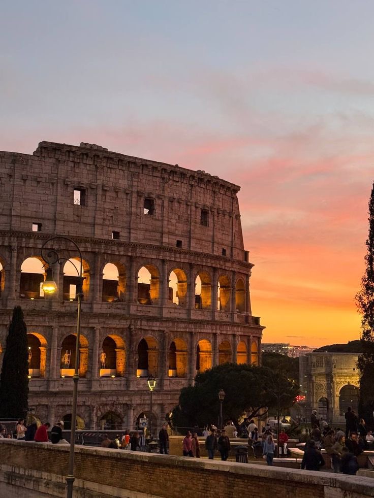 echoesofworld's tweet image. Rome, Italy