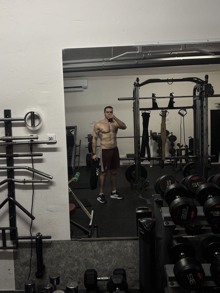 MarioSust's tweet photo. #fitness ok ? https://t.co/MqGCoikgoX