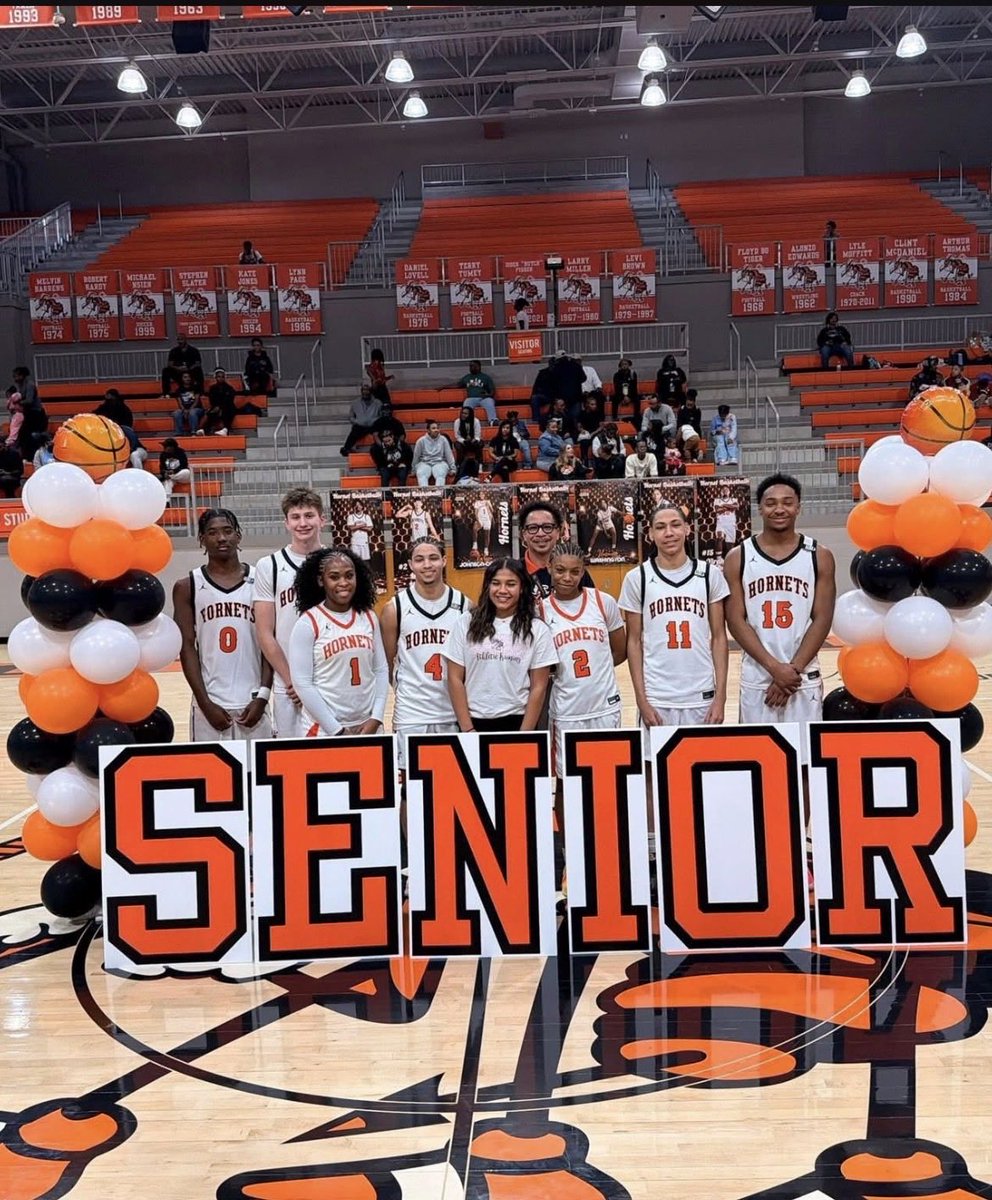 BTWladyhornets tweet media