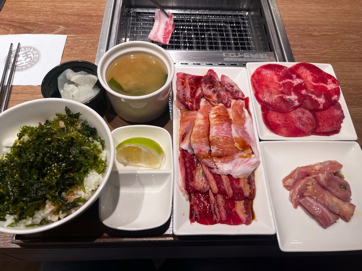 肉肉date
(*´μ｀*)