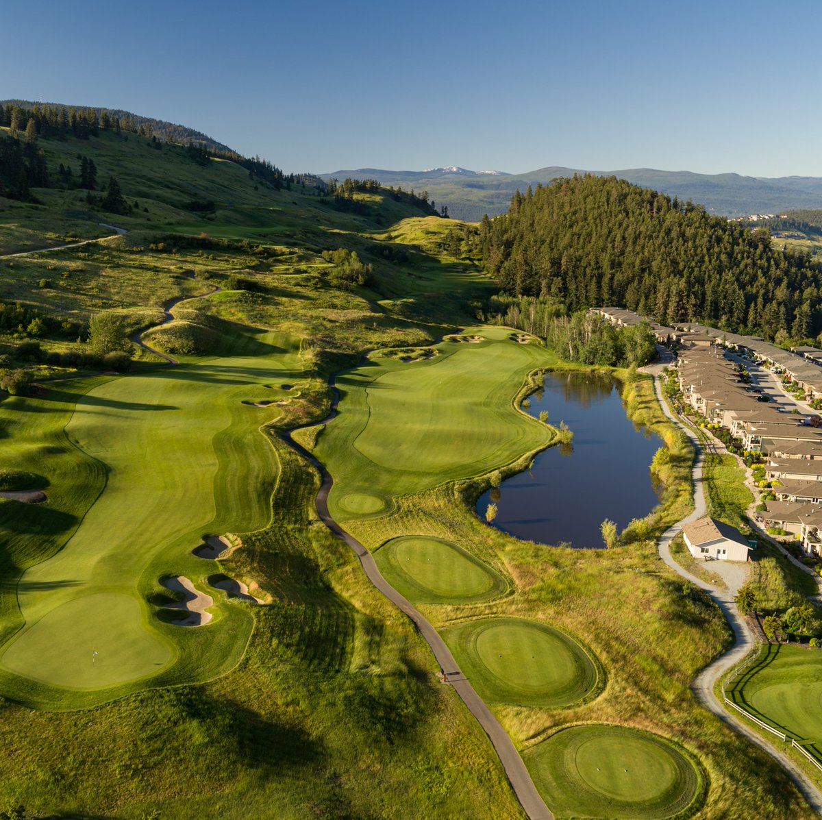 torontogolfshow's tweet photo. Golf Kelowna is offering a Toronto Golf Show-exclusive golf package not listed on the website. One more night, same great courses, exceptional value. But only until March 15. Get the details - https://t.co/12KDrvVP2j
#golfkelowna #okanagangolf https://t.co/UahmGvDjFz