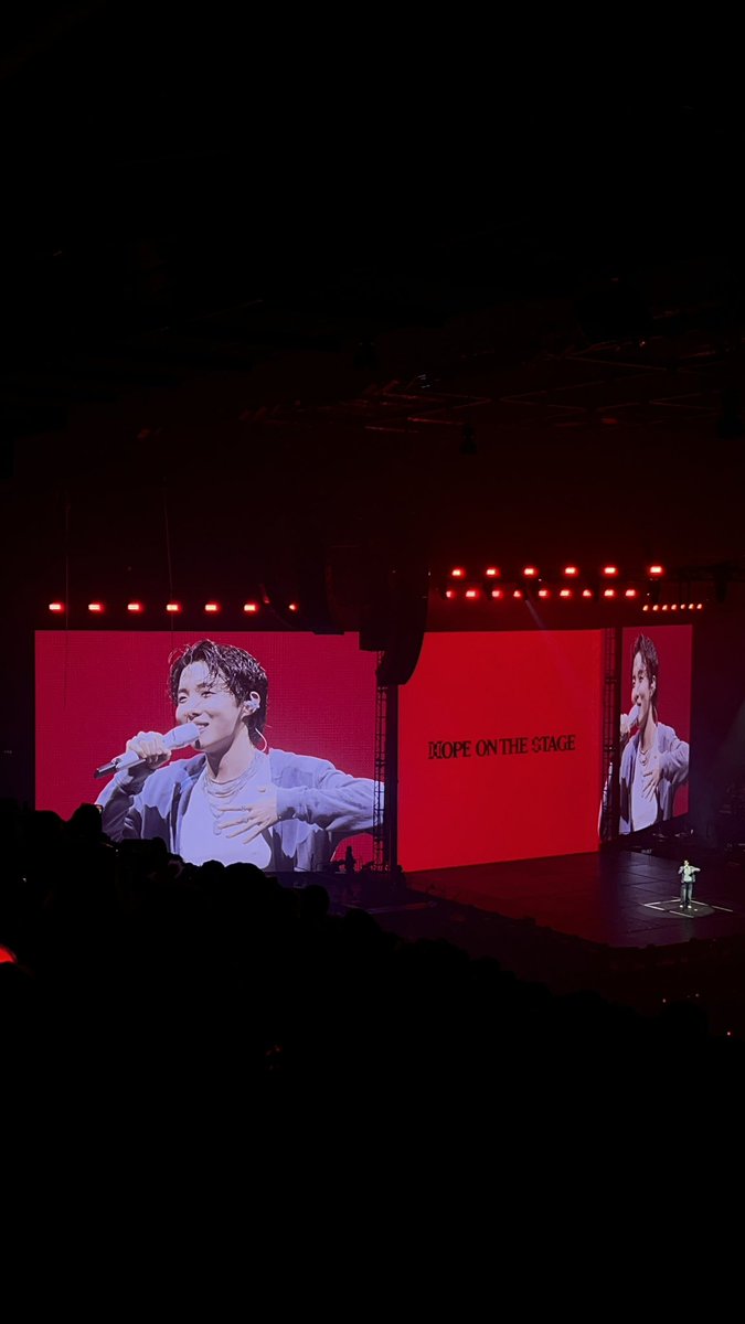 benvclios's tweet photo. happy birthday dear j-hope! i am so grateful that i found my way to you and your music, it has made a world of difference. i hope that the year treats you so beautifully! thank you for bringing your light to the world. i love you and ill see you soon <3 #jhopeDay2026 @BTS_twt https://t.co/UzguAElgTK