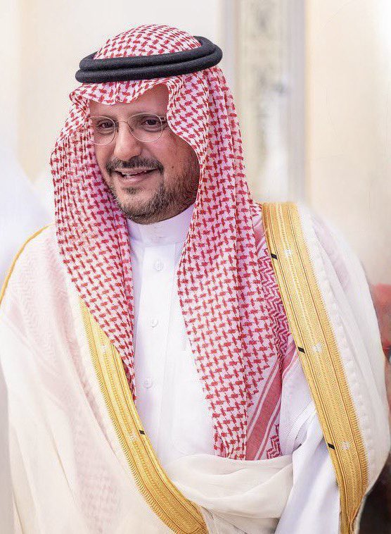 أكد سموه أن هذه المبادرات المباركة تعكس ما توليه القيادة من عناية كبيرة بدعم العمل الخيري والتنموي، وتمكين الأسر المحتاجة من الحصول على المسكن الملائم..

سمو #نائب_أمير_منطقة_القصيم: عطاء القيادة الرشيدة اعزها الله، يجسد التكافل المجتمعي ويدعم مسيرة الاستقرار السكني .