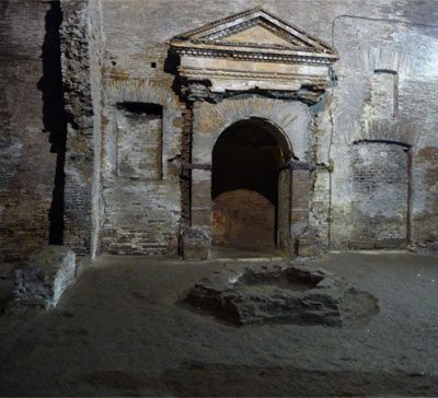 Hoy hablamos de un hallazgo para mí maravilloso pero que sin embargo creo que es poco conocido. Hoy en #RuinaEnRoma hablamos del Excubitorium (Cuartel independiente) de la VII Cohorte de los Vigili de Roma

Abrimos hilo!!! 🧵