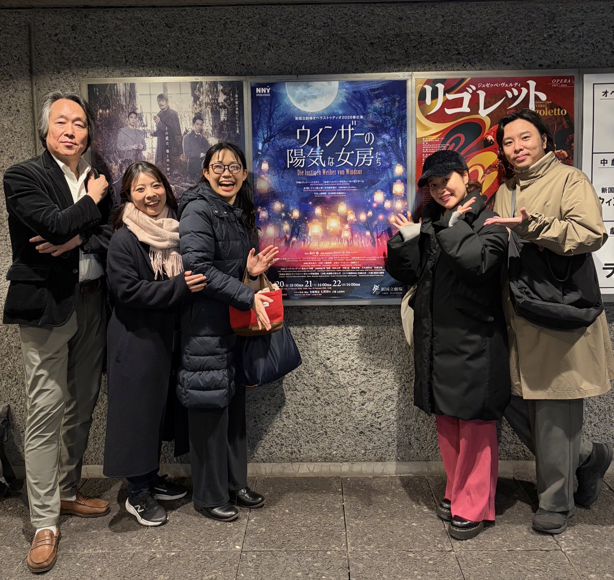 新国立劇場オペラ研修所公演
《ウィンザーの陽気な女房たち》
G.Pが終わりました🧚‍♂️いよいよ明後日初日を迎えます。ご来場心よりお待ちしております。　ボスとライヒ一家で🐱