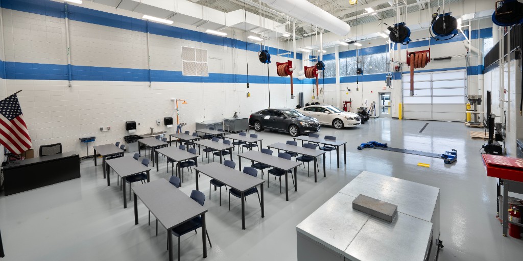 Fanning Howey tweet media