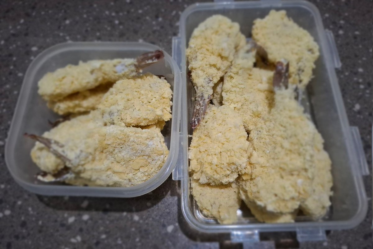 etax_megah's tweet photo. Food Preparation untuk puasa minggu pertama 😚
1. Marinasi ikan Nila &amp; Kembung (tinggal goreng)
2. Ayam bakar yg sdh diungkep (tinggal bakar)
3. Butterfly shrimp (tinggal goreng)

Kalian Team Prep pagi atau malam?

#MenuPuasa #RamadhanCore #Ramadhan https://t.co/iW46Pwy1pM