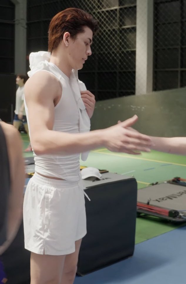 gawinjossgooner's tweet image. his slutty waist &amp;gt;&amp;gt;&amp;gt;