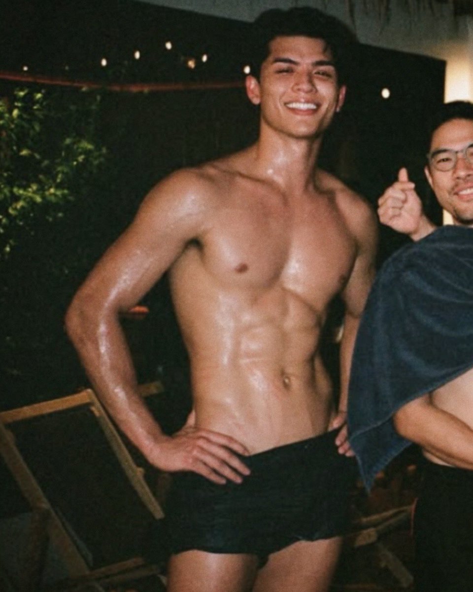 gawinjossgooner's tweet image. his slutty waist &amp;gt;&amp;gt;&amp;gt;