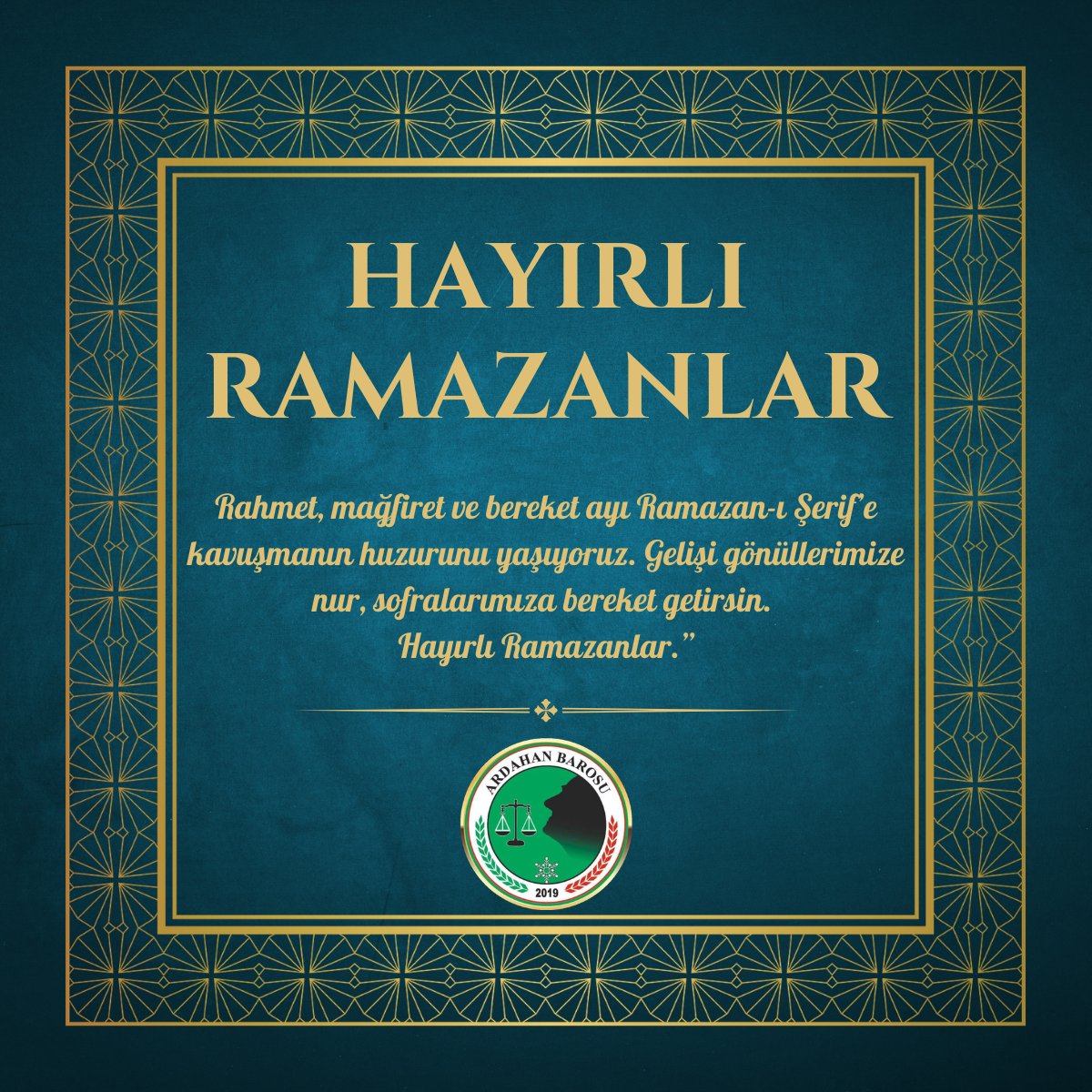 “Rahmet, mağfiret ve bereket ayı Ramazan-ı Şerif’e kavuşmanın huzurunu yaşıyoruz. Gelişi gönüllerimize nur, sofralarımıza bereket getirsin. Hayırlı Ramazanlar.”