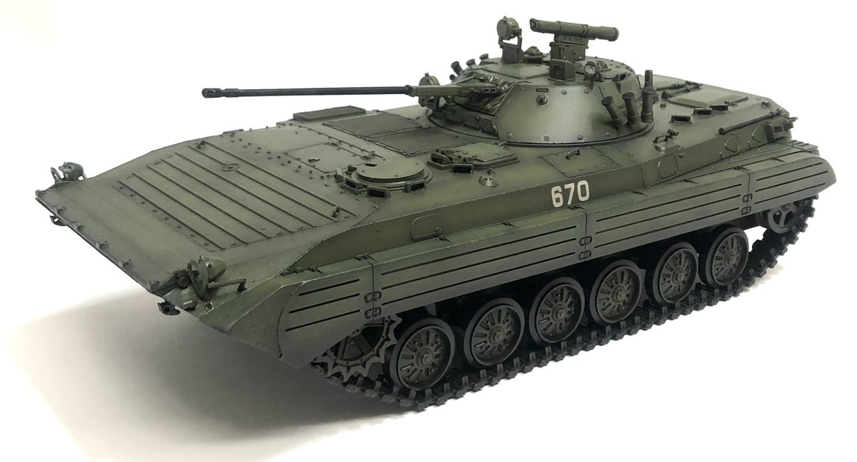 ズベズダ1/35 BMP-2歩兵戦闘車も完成。 中身はBRDM-2と同じ時期に出た