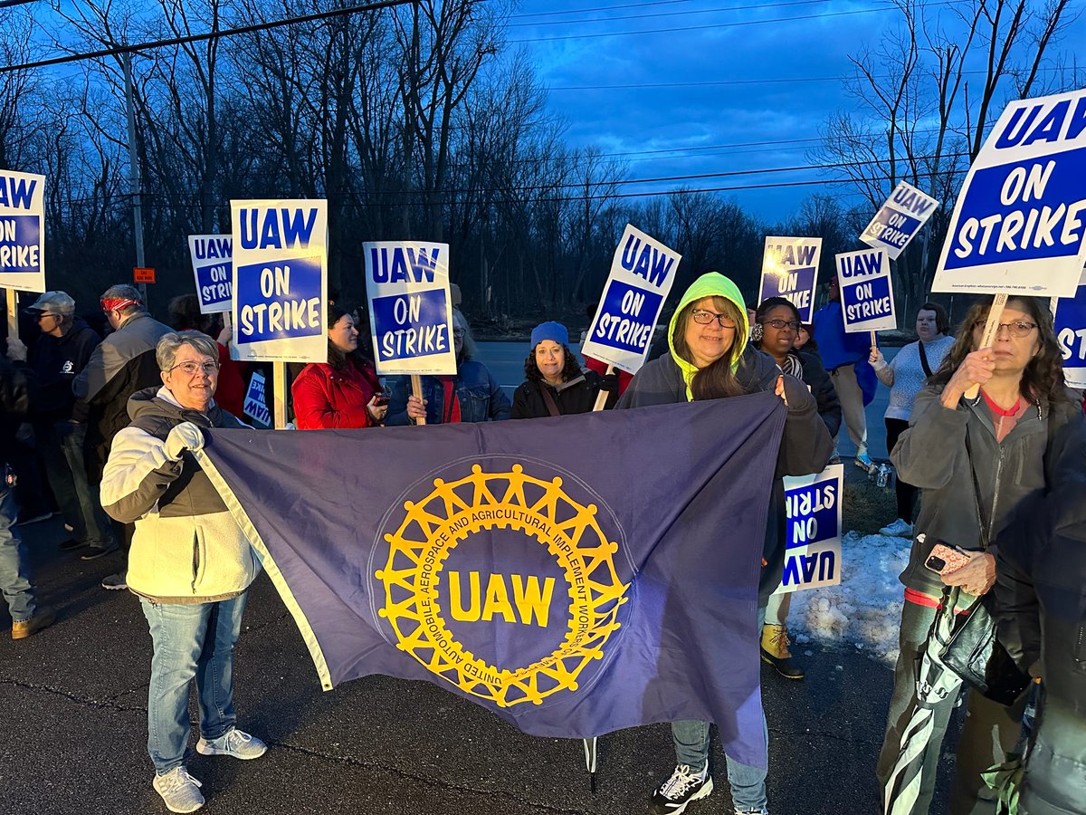 UAW tweet media