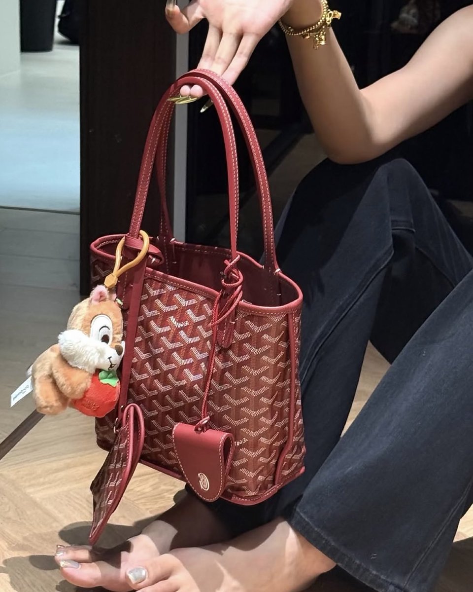 ebitenmania's tweet photo. GOYARD持ってる人センスいい https://t.co/BAiOEH8TTh