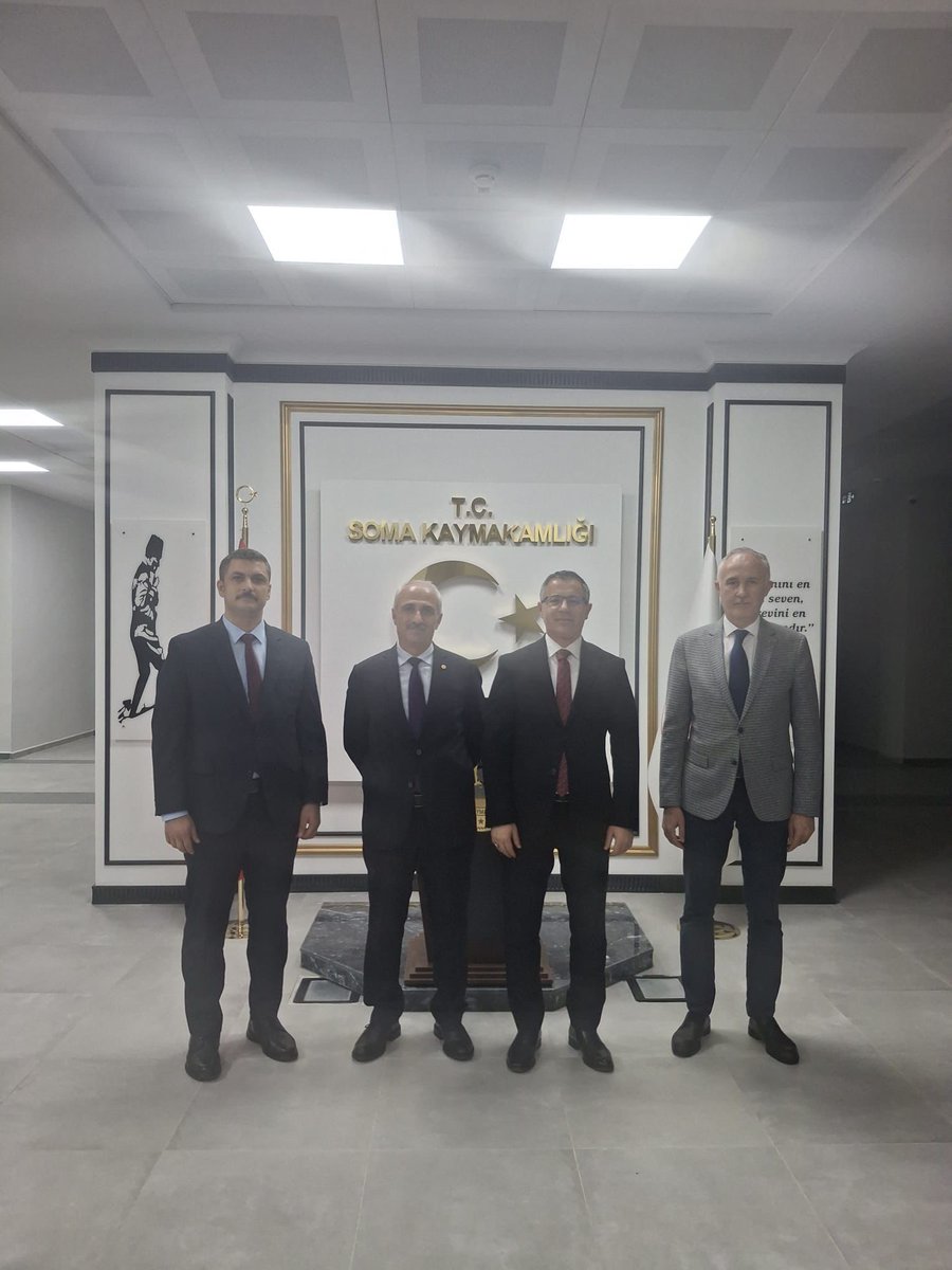 Milli Eğitim Bakanlığı Müfettişleri Ahmet Ercan ve Hüseyin Buğra Yanık, beraberinde İlçe Milli Eğitim Müdürü Mustafa Dikici ile birlikte Kaymakam Ünal Koç’u ziyaret etti.