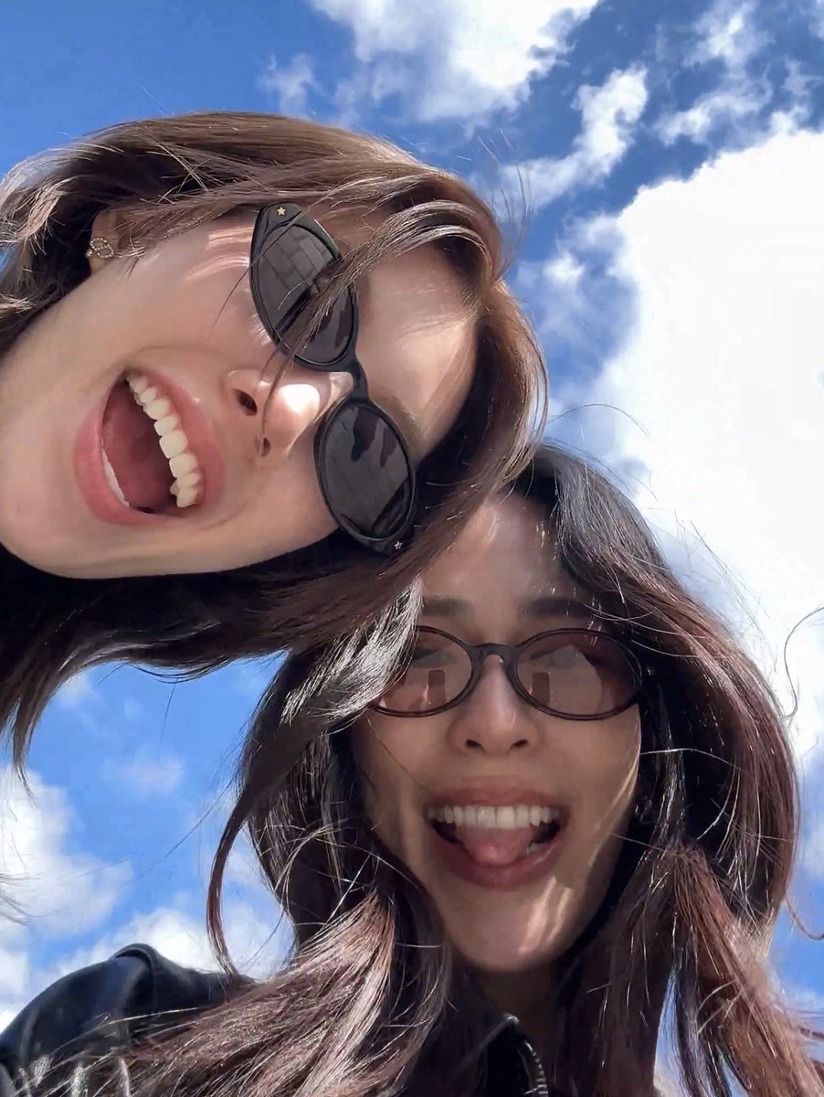 ตารัญชน์มาดูคุณหลิงไว้นะลูก เวลาถ่ายรูปกับแฟนต้องถ่ายยังไงให้น่ารักได้แบบนี้ 🐈☝🏻